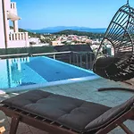 Apartment With Private Pool \